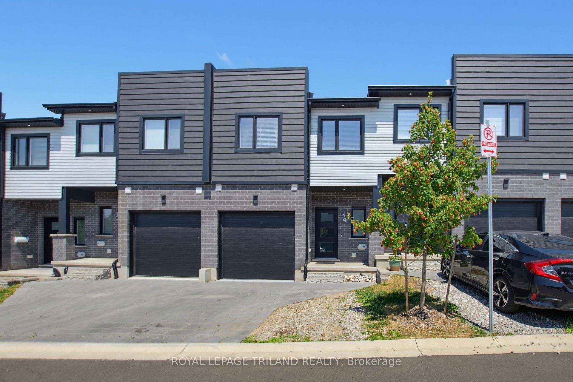 3557 Colonel Talbot Road Unit 14 photo 2