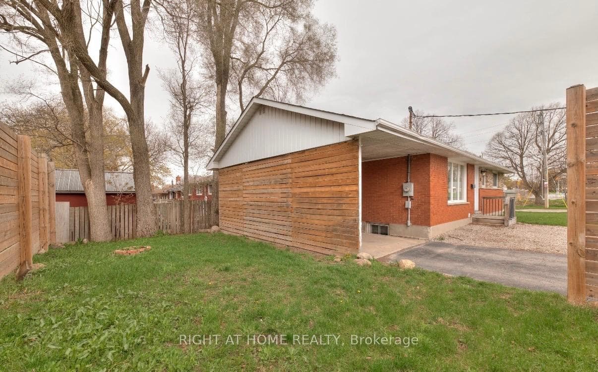 484 Speedvale Avenue Unit Lower photo 2