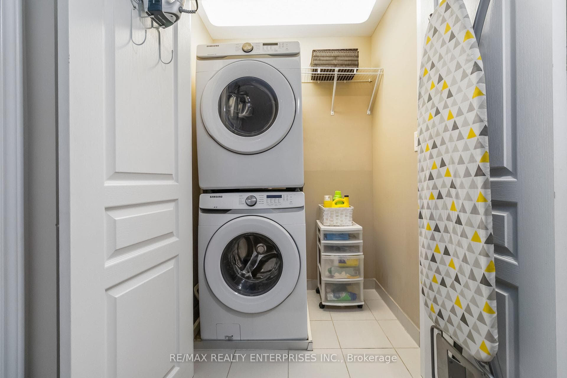 1401 Plains Road Unit 93 photo 29