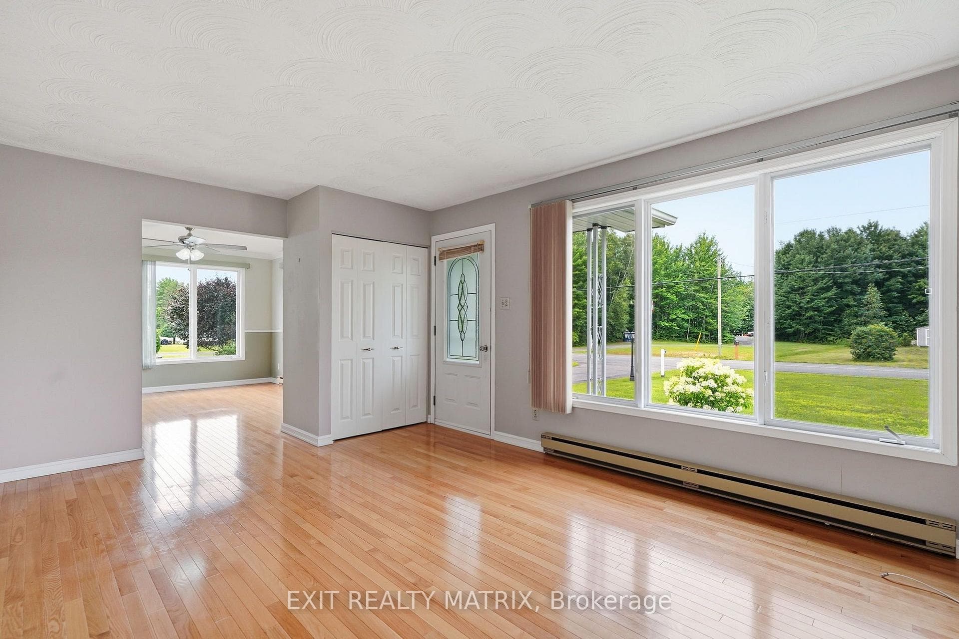 563 Lajeunesse Road photo 5