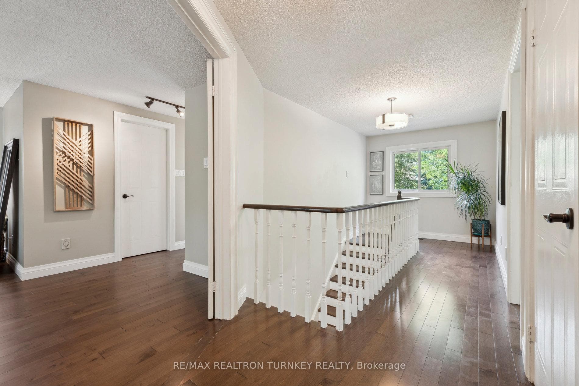323 Crossland Gate photo 23