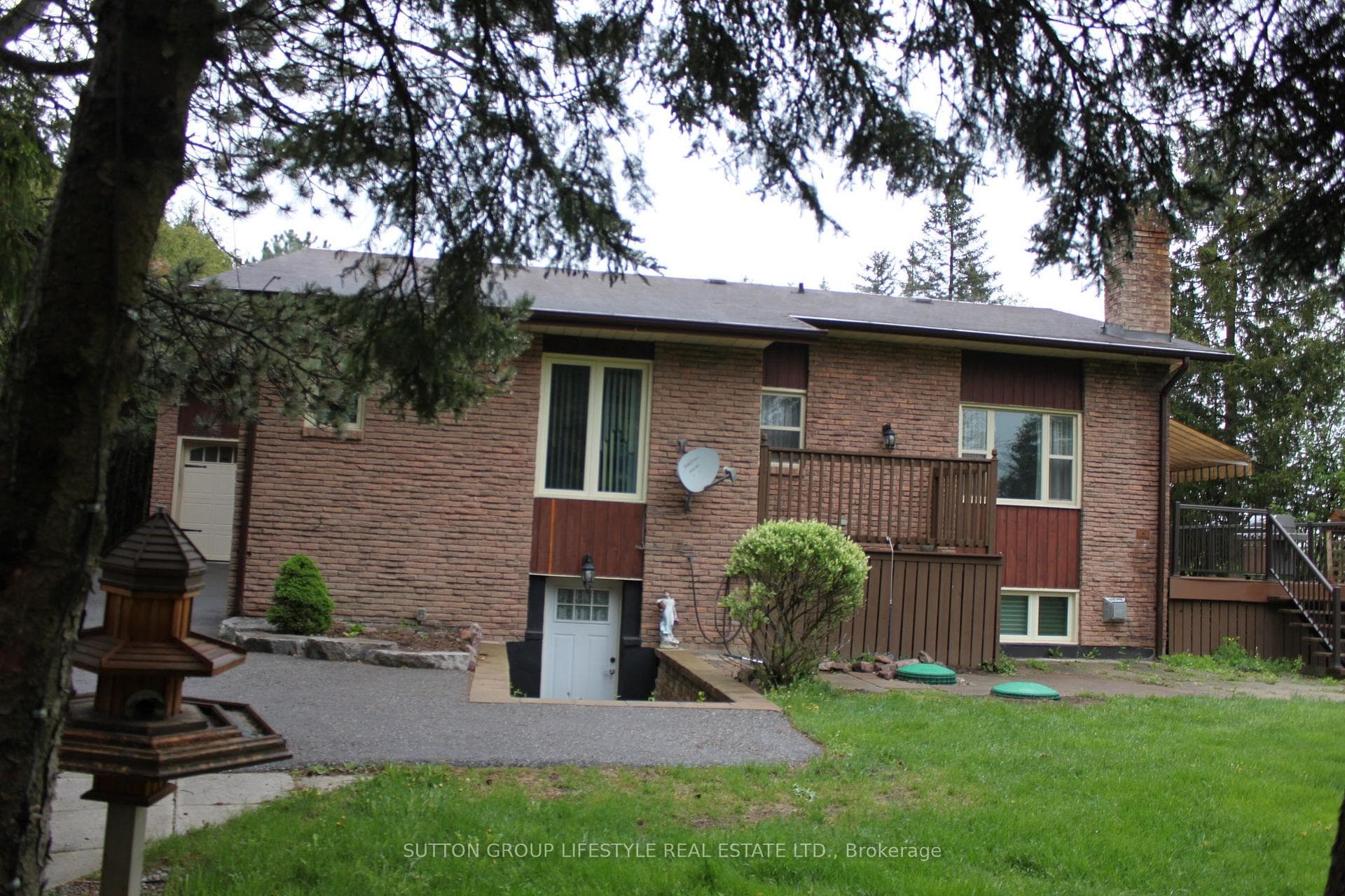5460 HALLS Road photo 8