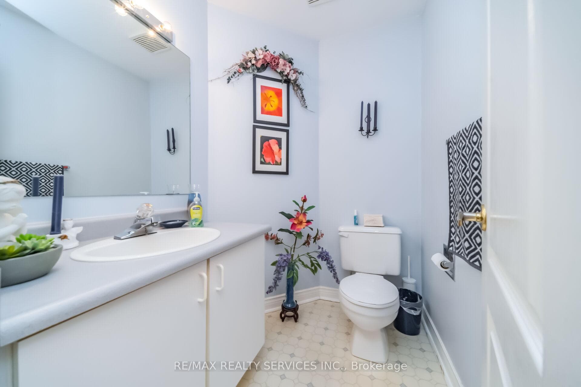 76 Leeward Drive photo 23