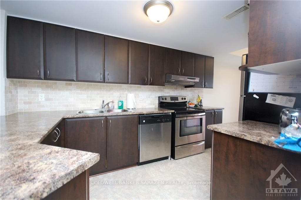 2410 Esprit Drive photo 3