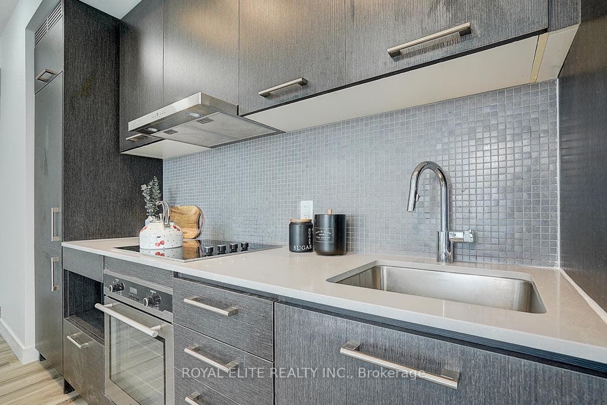 87 Peter Street Unit 4402 photo 17