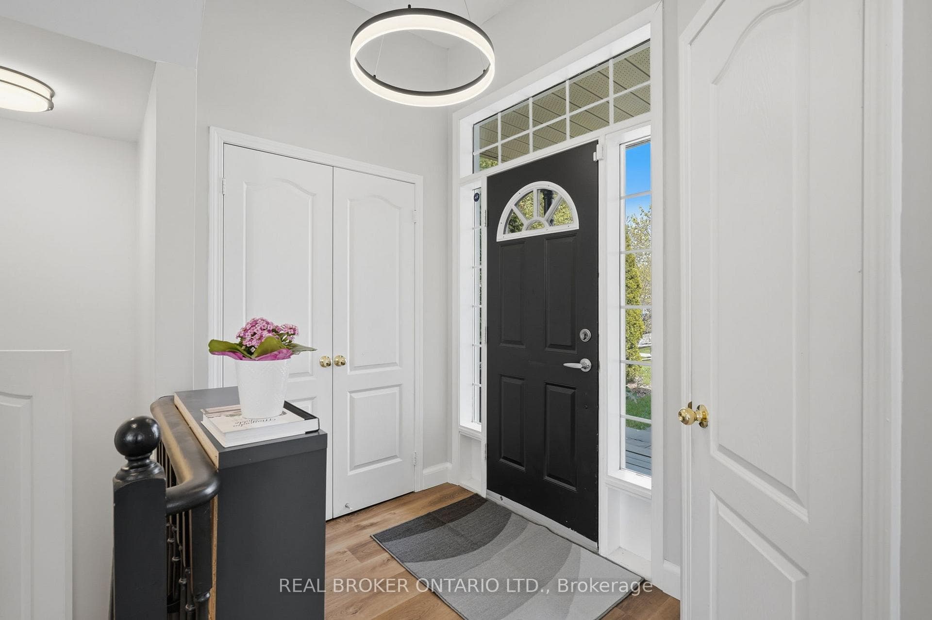 92 Mainprize Crescent photo 5