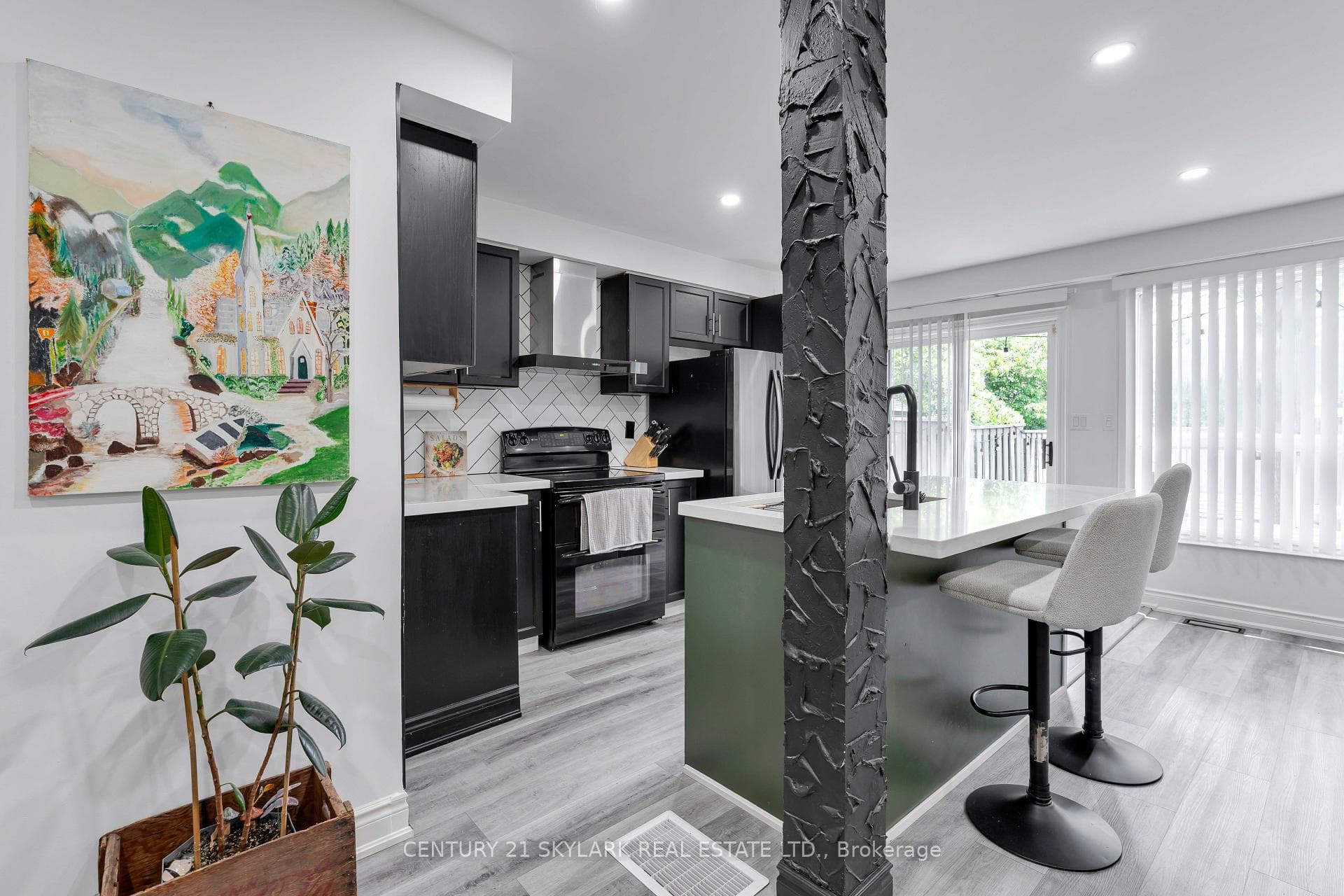 10 Cadham Boulevard Unit 18 photo 14