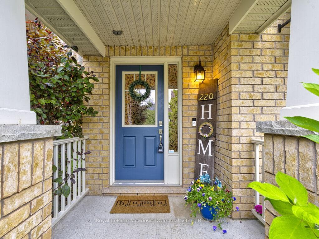 220 Magurn Gate photo 4