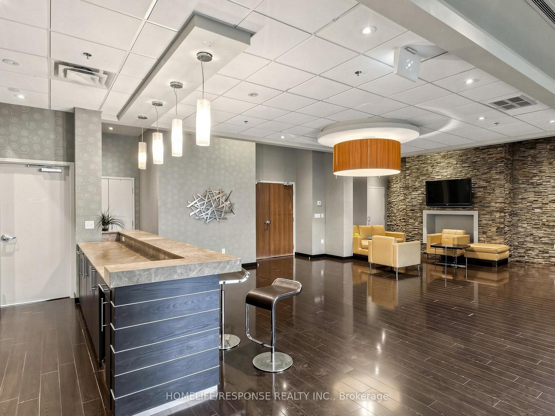 215 QUEEN Street Unit 225 photo 29