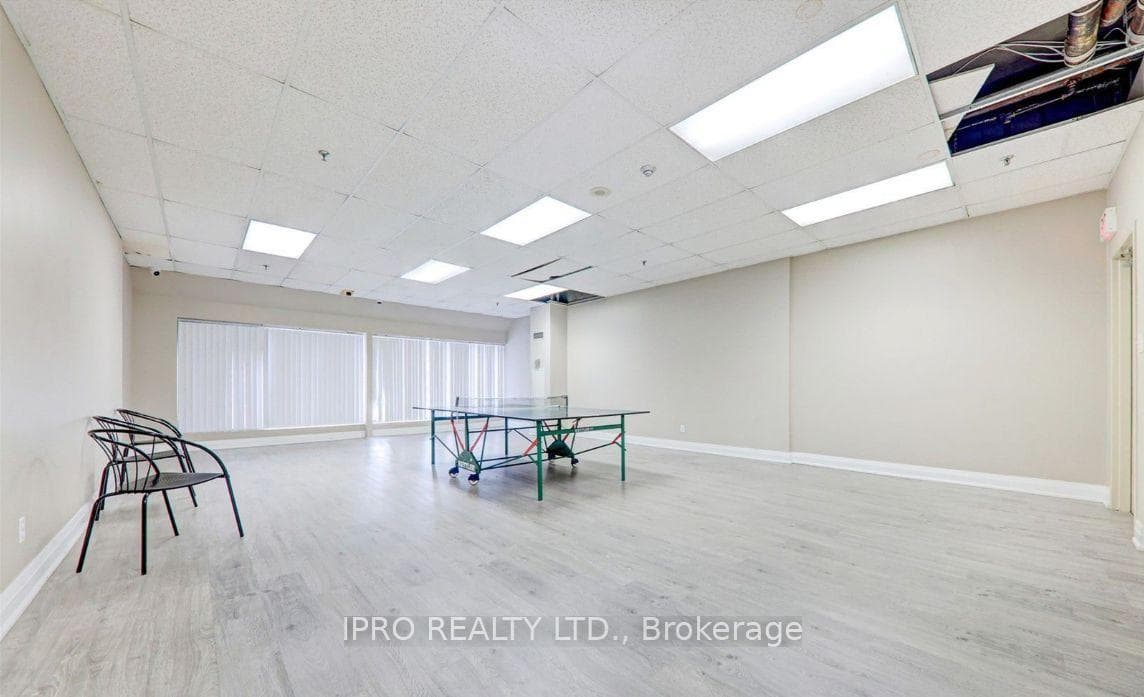 2550 Lawrence Avenue Unit 1114 photo 15
