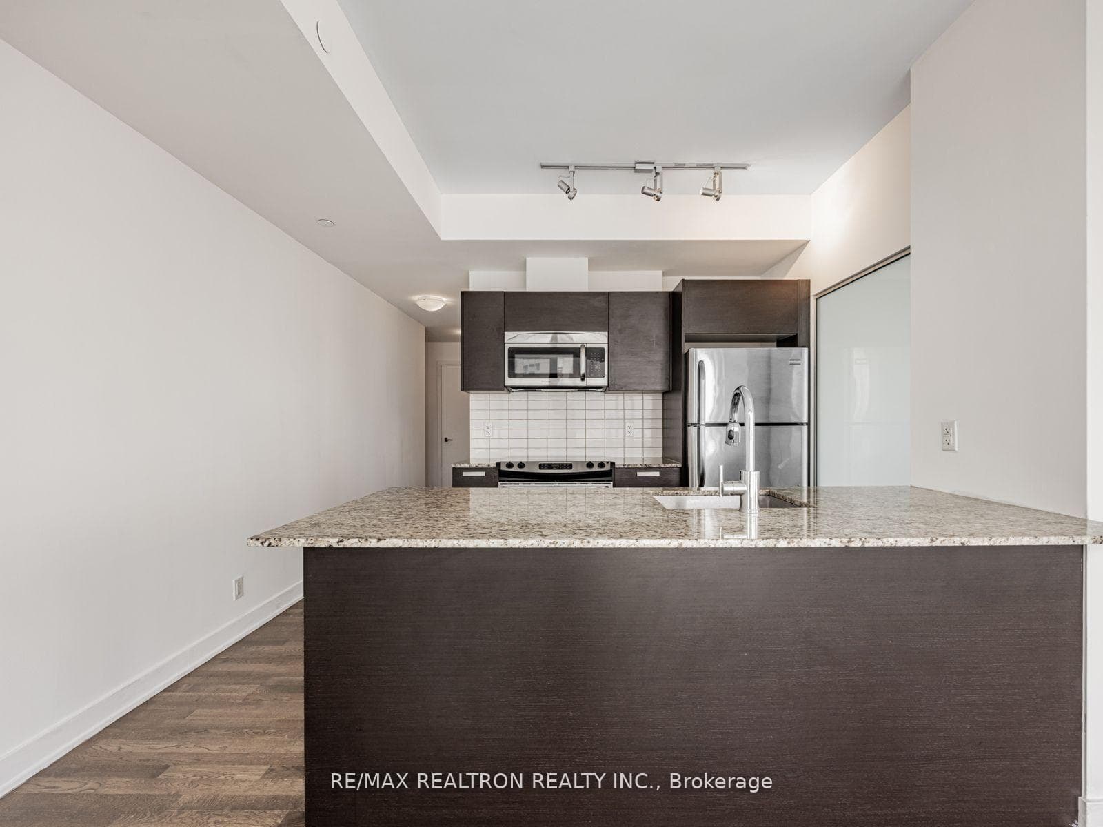 1815 Yonge Street Unit 1006 photo 7