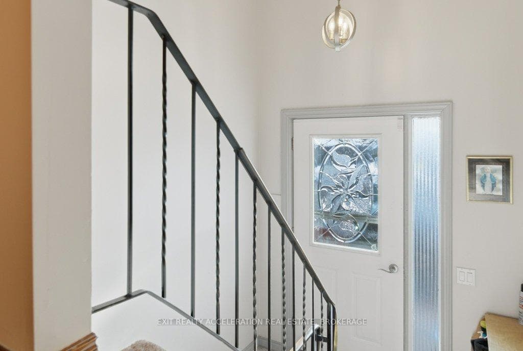 223 Newburgh Road photo 6