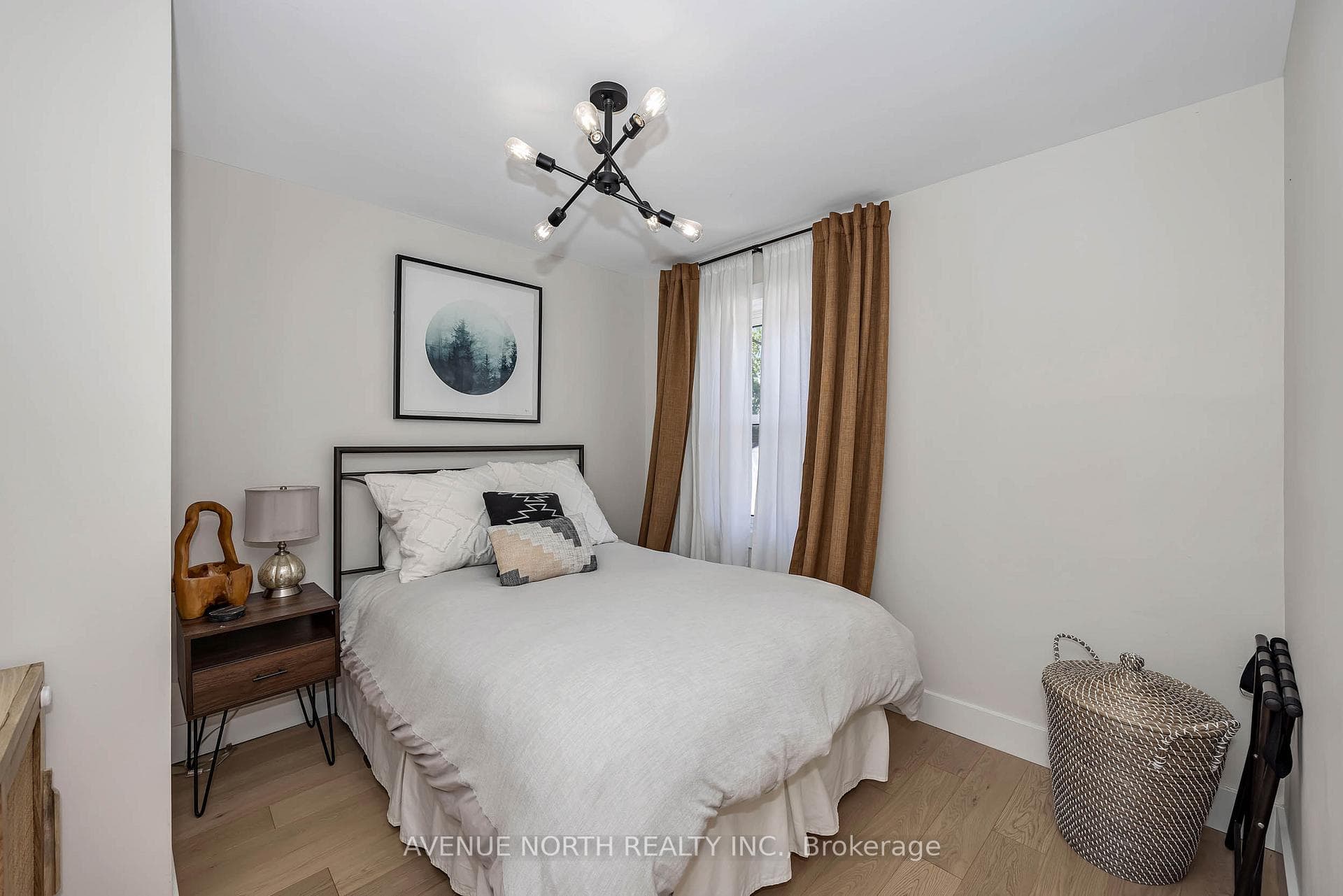 1091 Gladstone Avenue photo 29