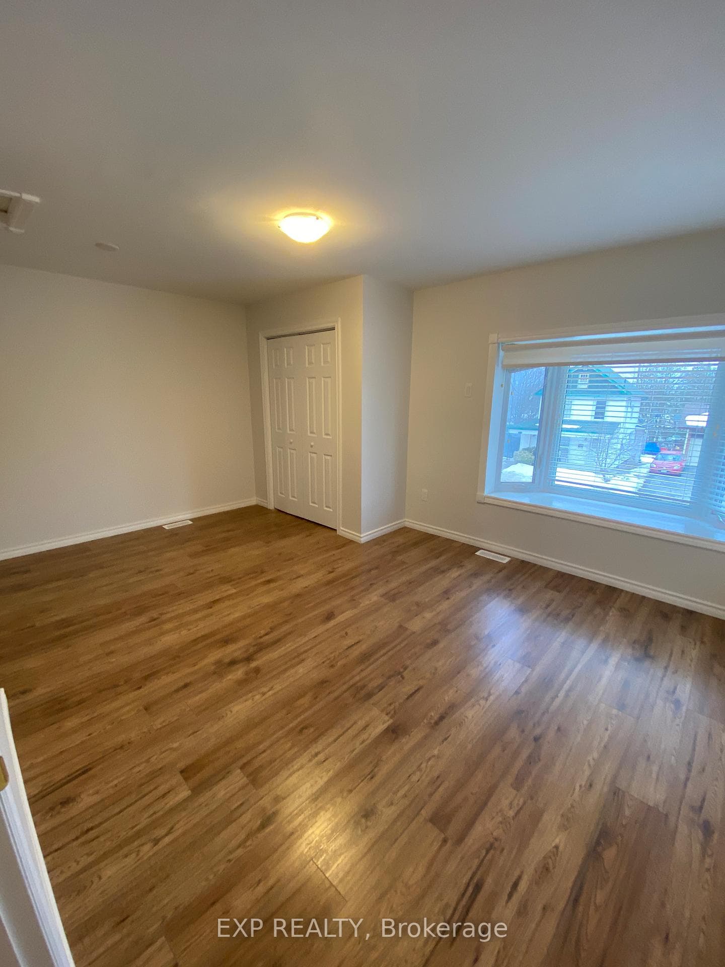 612 Romaine Street photo 16