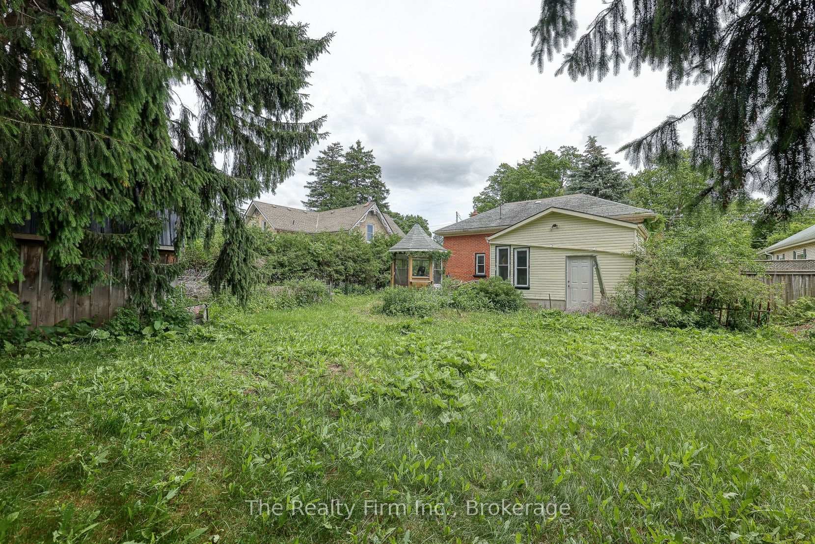 107 Huron Street photo 11