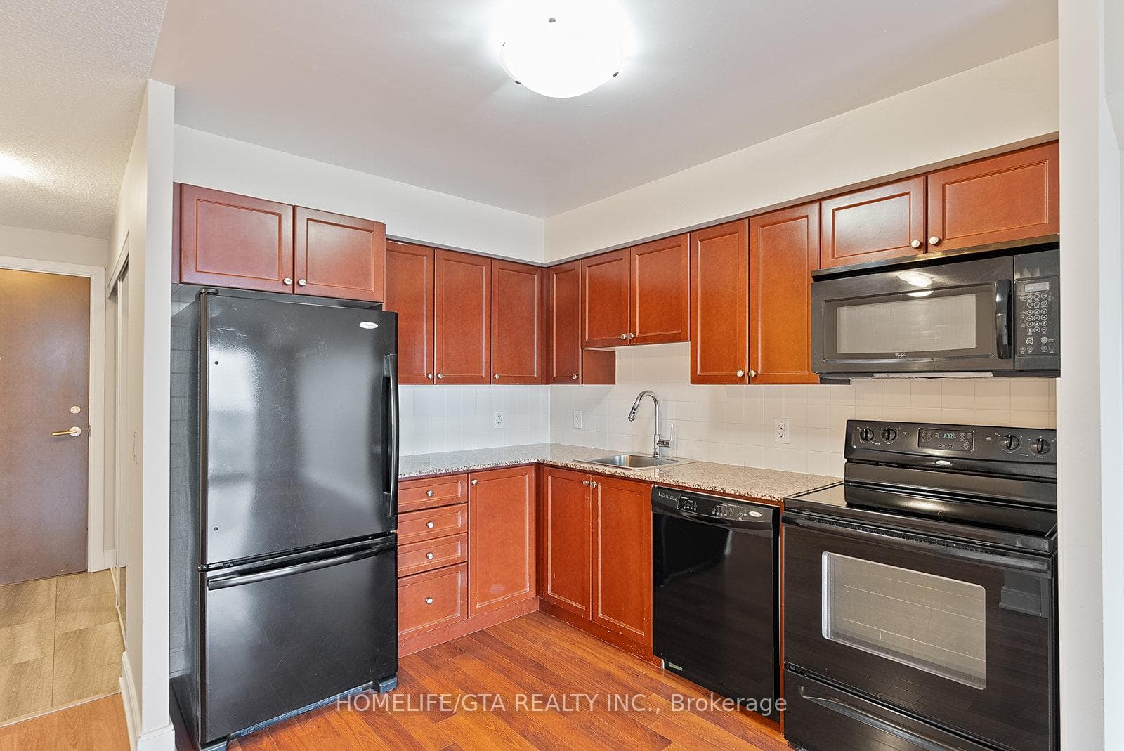 135 Village Green Square Unit 3916 photo 3