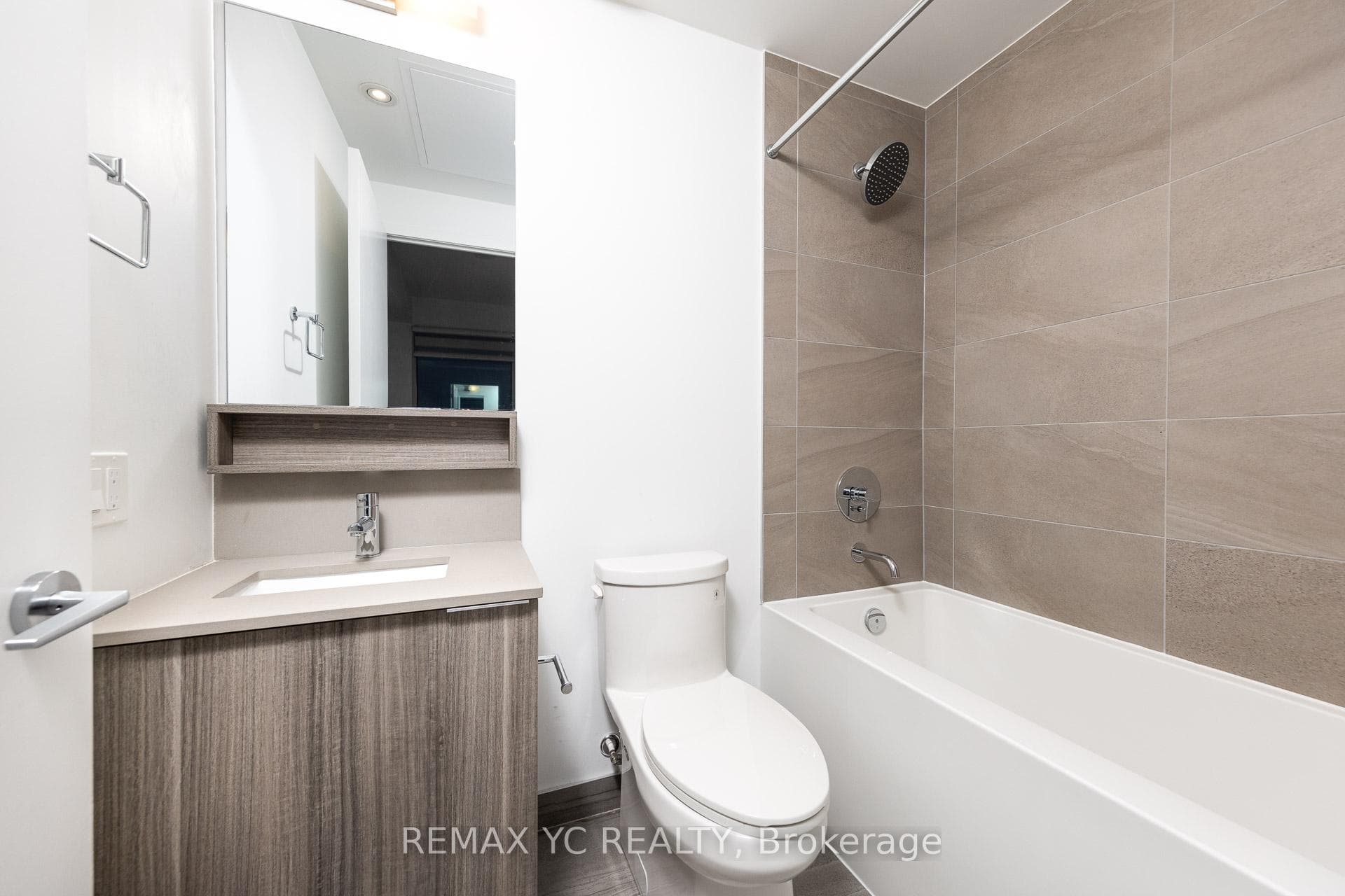 5 Buttermill Avenue Unit 2709 photo 18