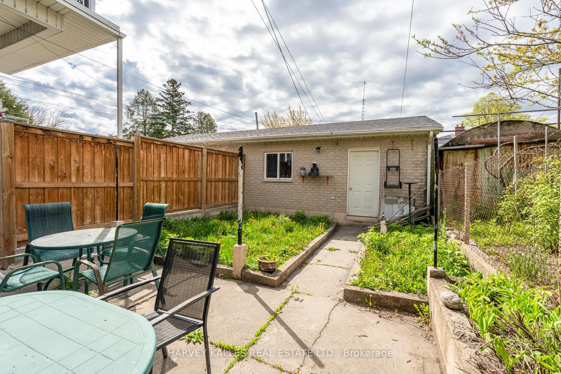 105 Melville Avenue photo 12