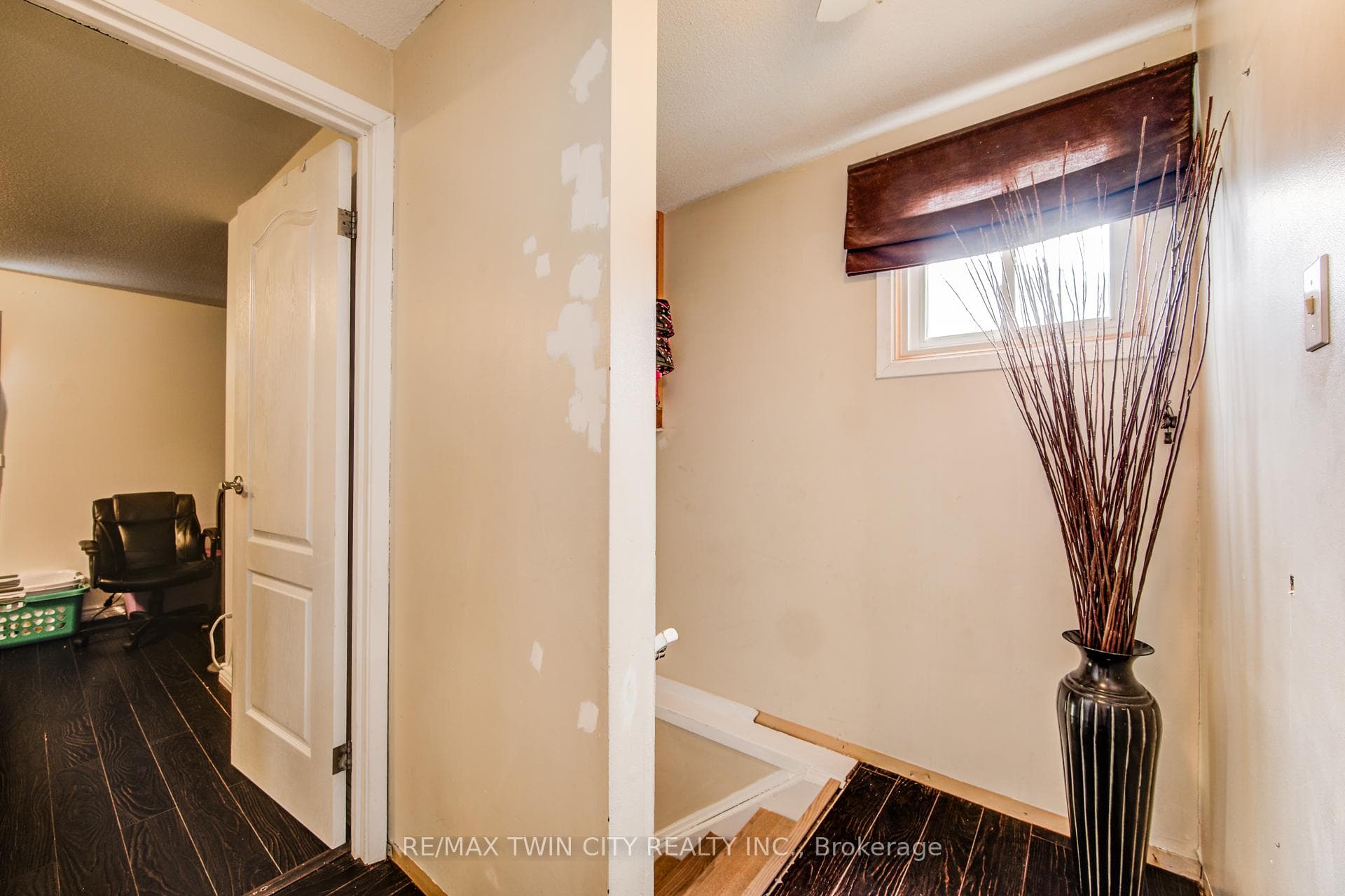 27 Meadow Woods Crescent photo 14