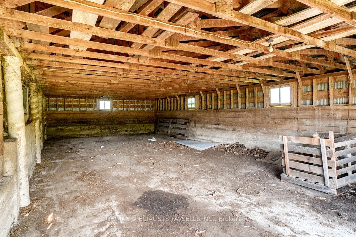 938198 Airport Road photo 40
