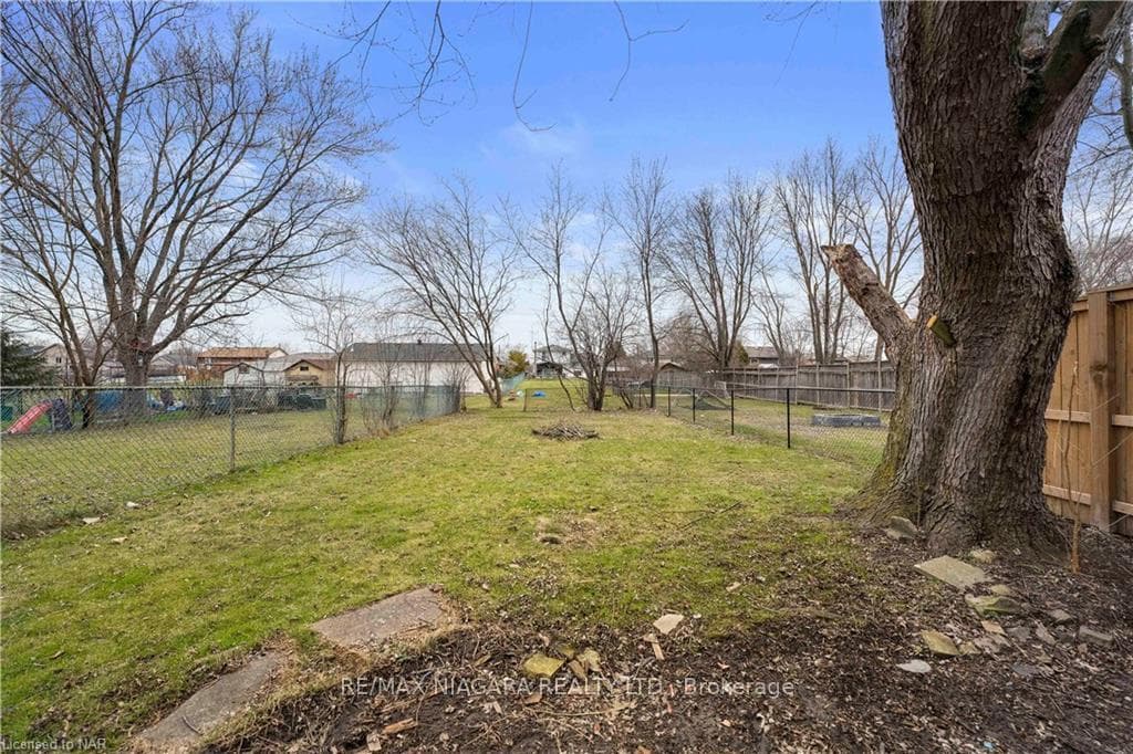 8059 Aintree Drive photo 33