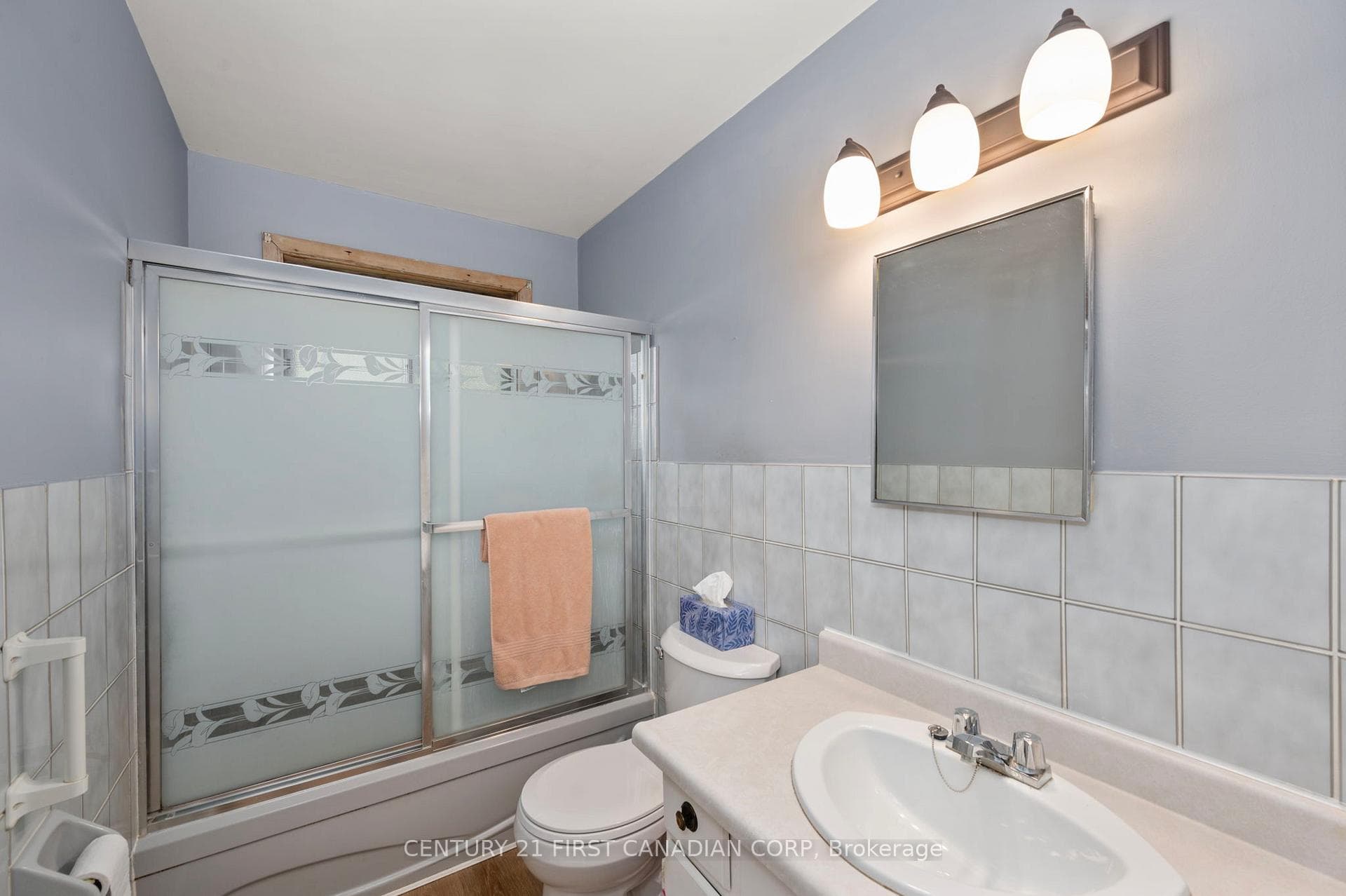 33 Strathcona Drive photo 9