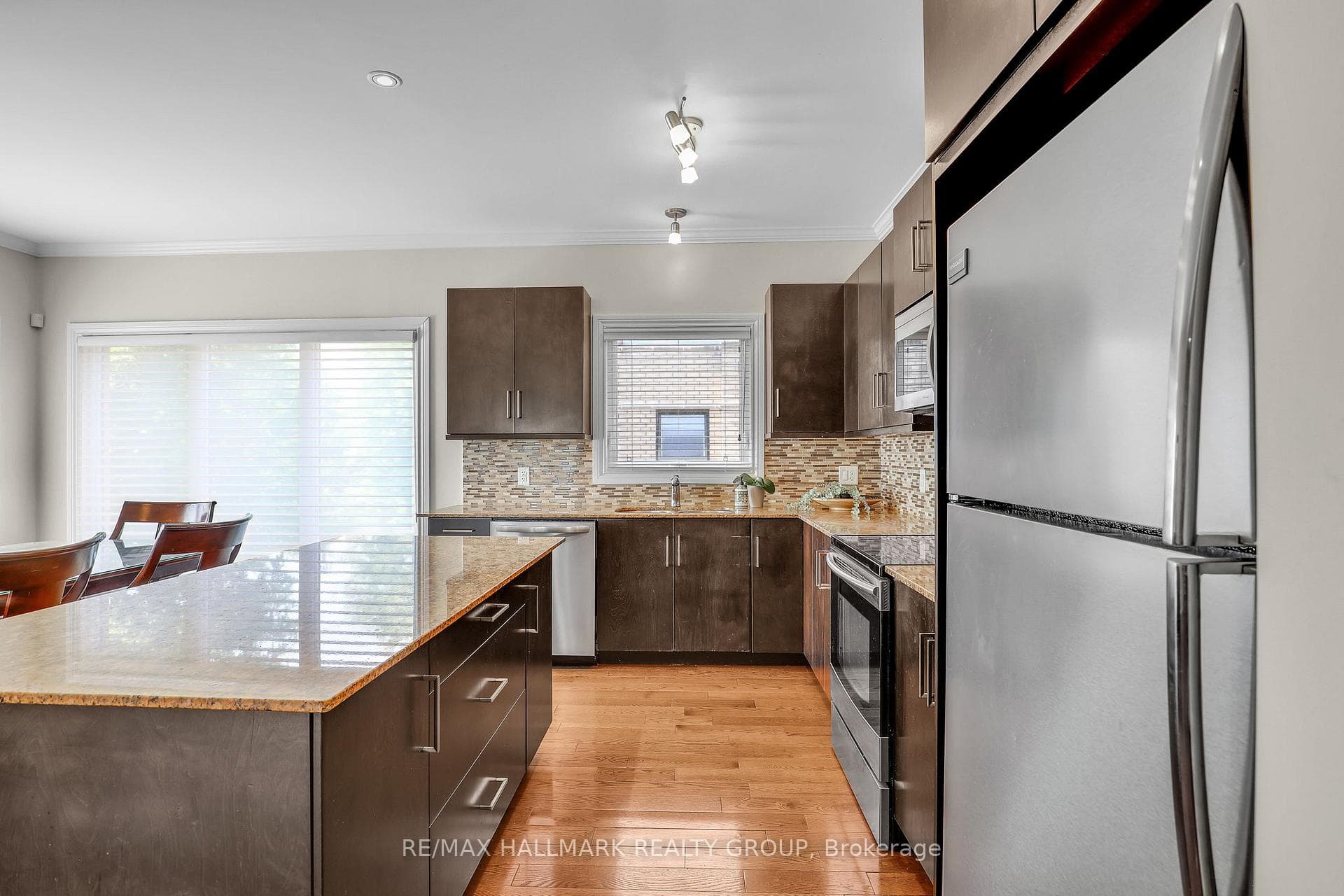 3356 CARLING Avenue photo 17
