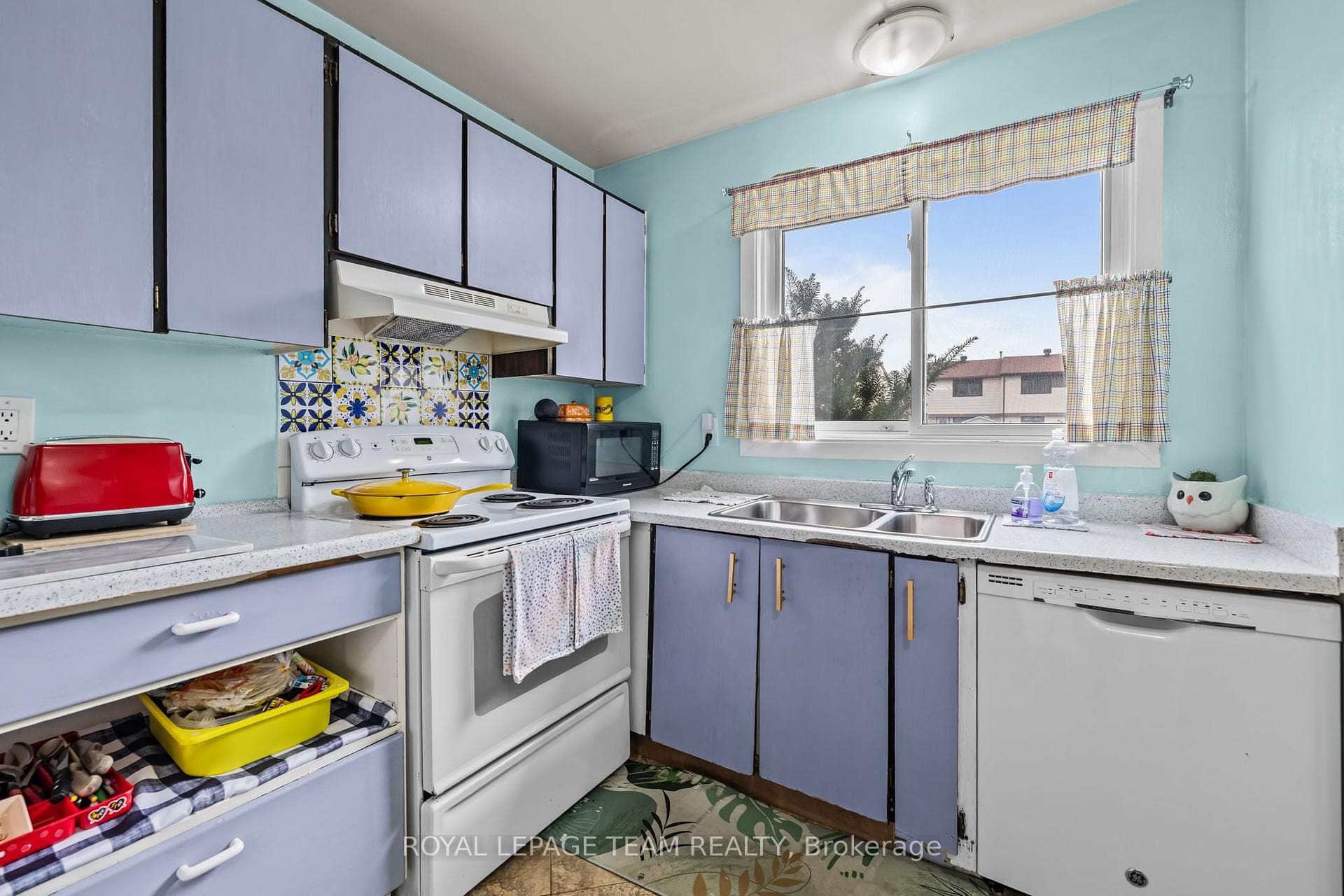 11E FOXHILL Way photo 15