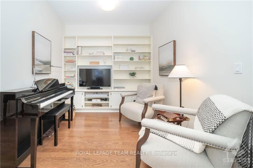 401 GOLDEN Avenue Unit 904 photo 6