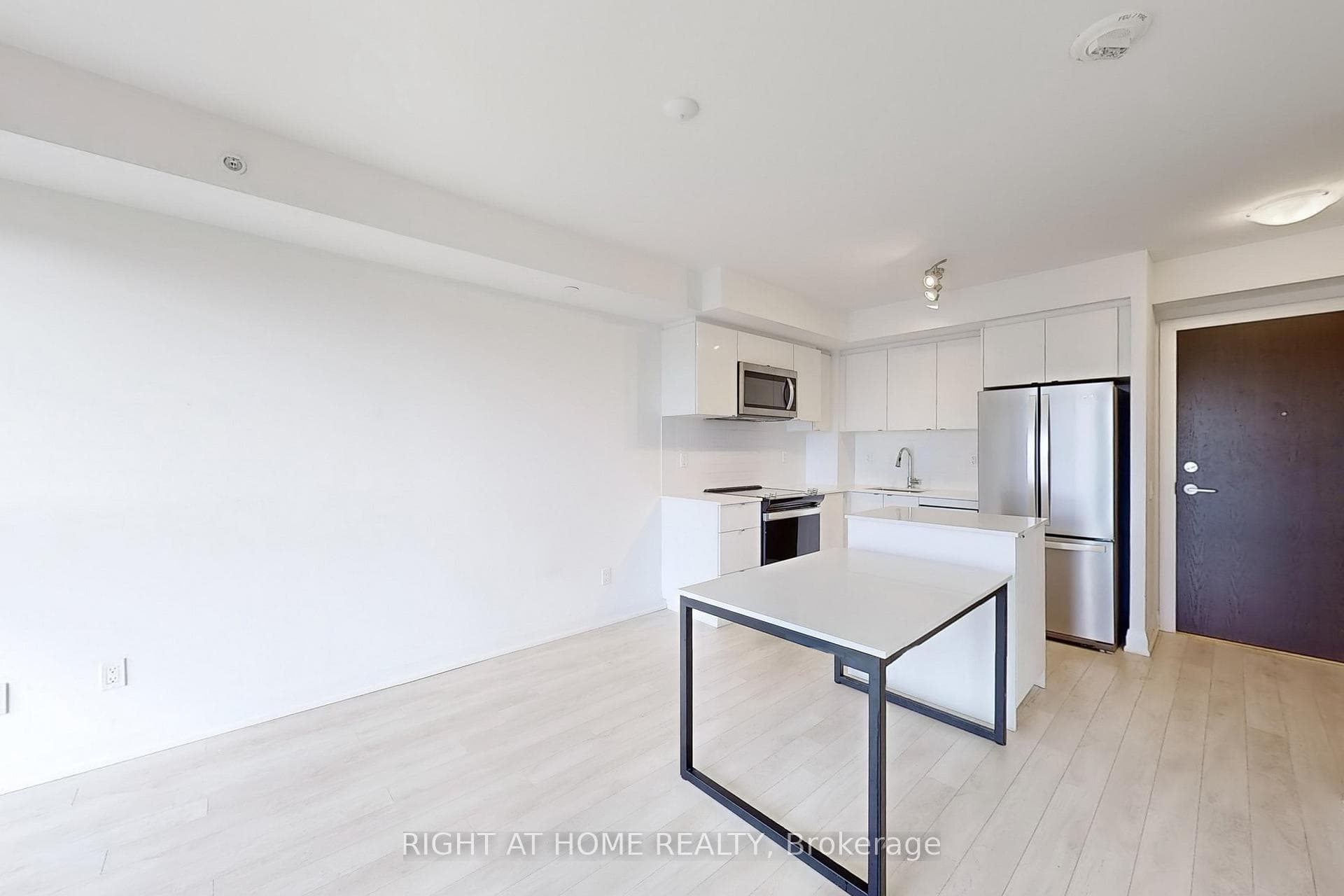 1461 Lawrence Avenue Unit 1303 photo 5