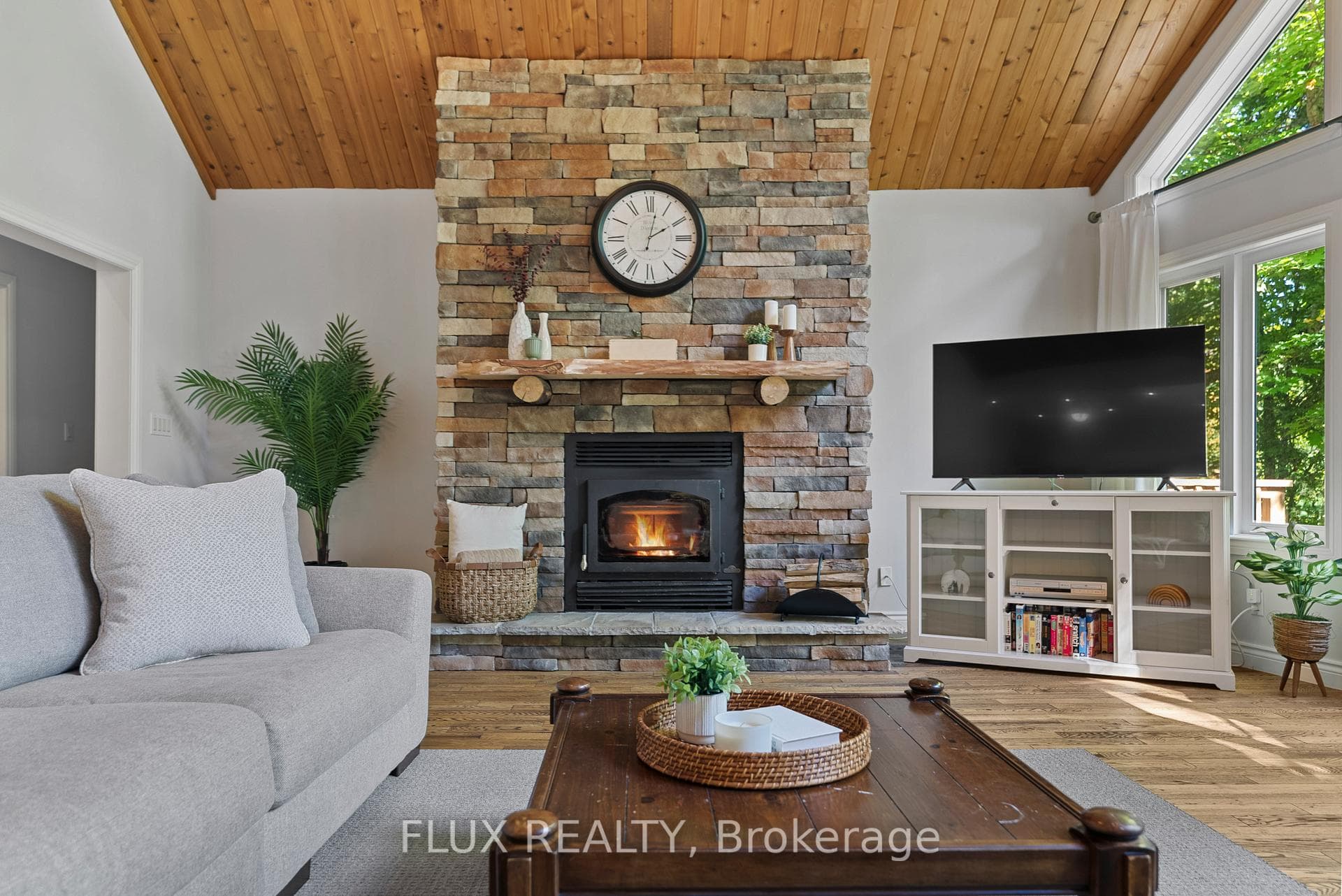 1658 Hospitality Road photo 5
