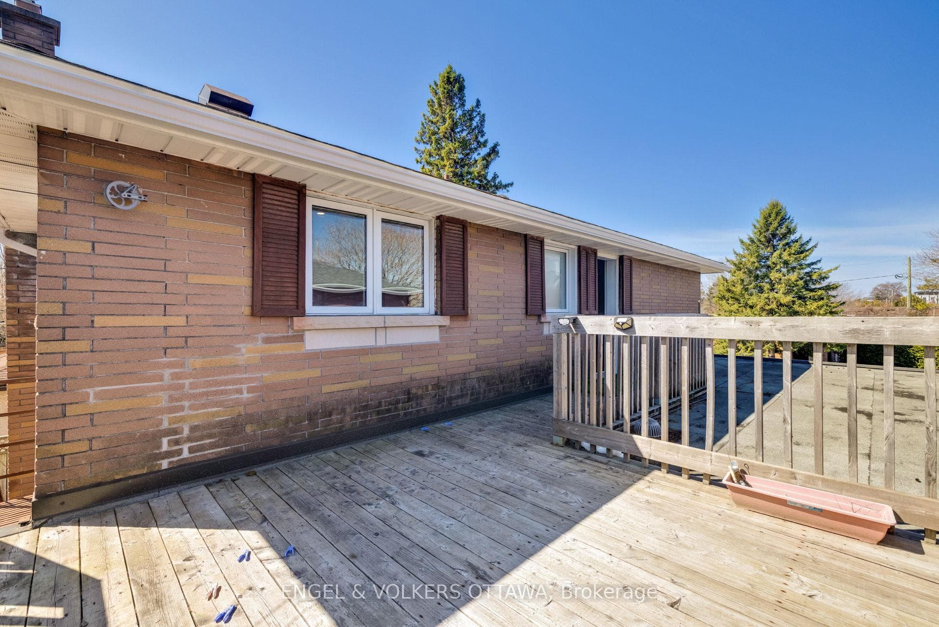 1311 S Avenue photo 23