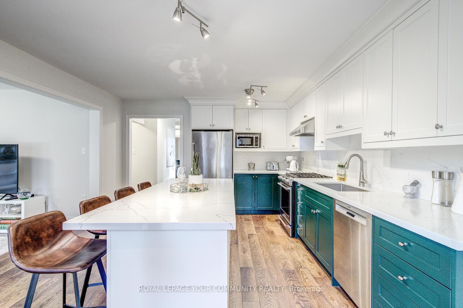71 Queensbridge Drive photo 12