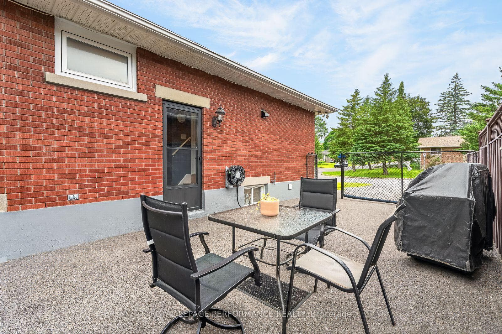 898 Charleswood Avenue photo 38