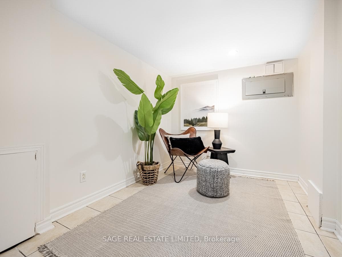 74 Mare Crescent photo 31