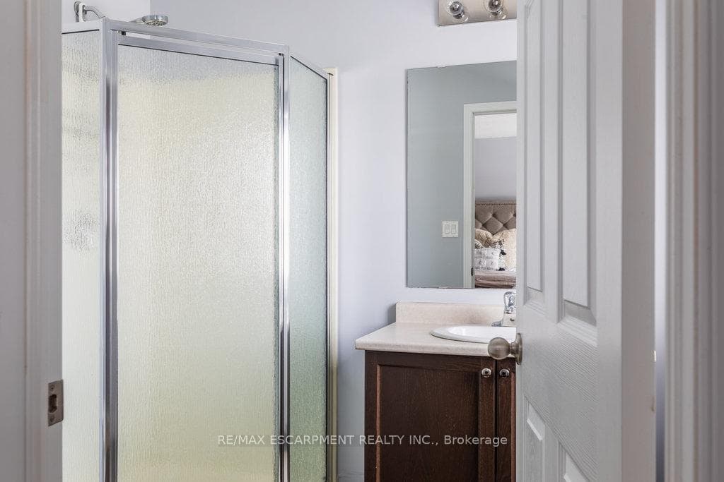 41 BANKFIELD Crescent photo 26