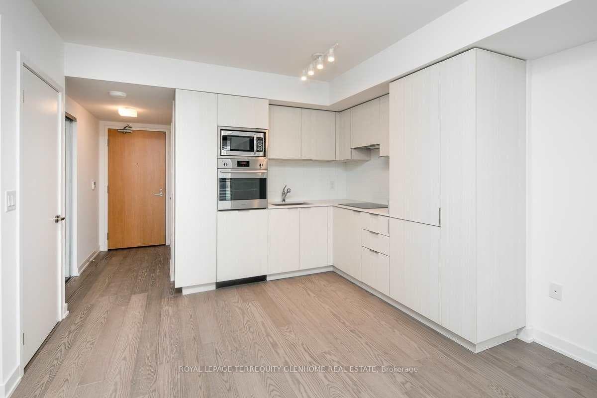 11 Wellesley Street Unit 5904 photo 6