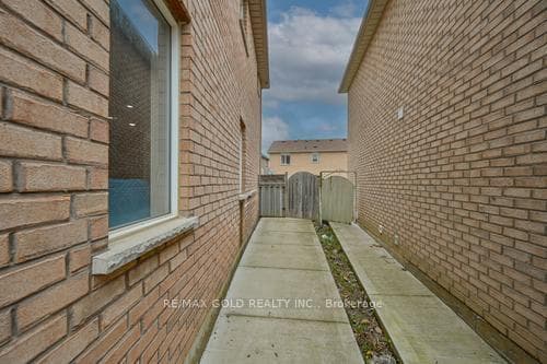 116 Heartleaf Crescent photo 39