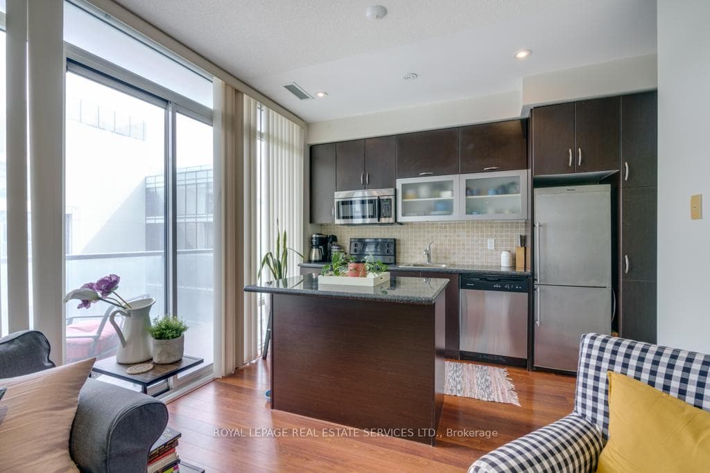 90 Stadium Road Unit 831 photo 8