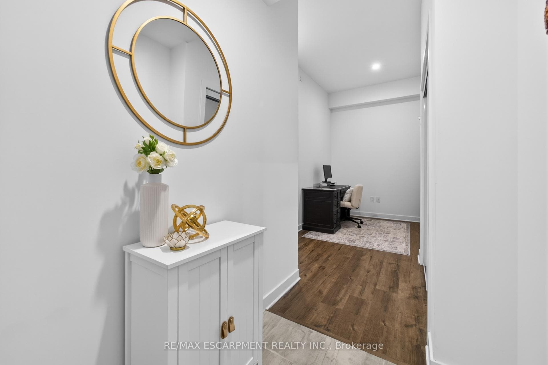 460 Dundas Street Unit 1213 photo 9