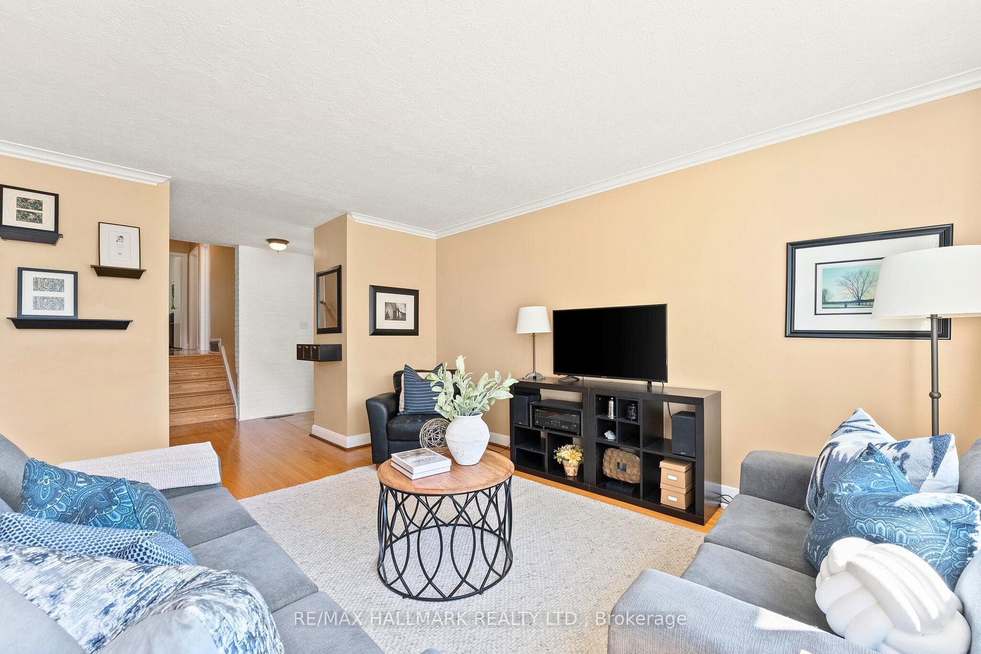 4 Panmure Crescent photo 1