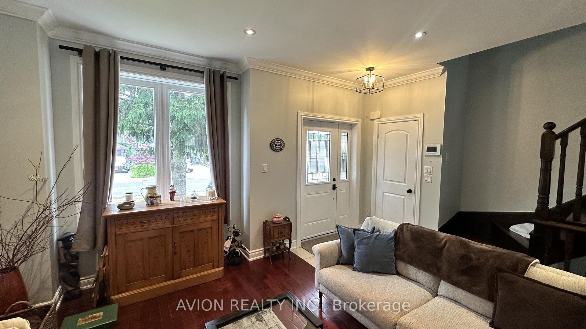 294 Warden Avenue photo 4