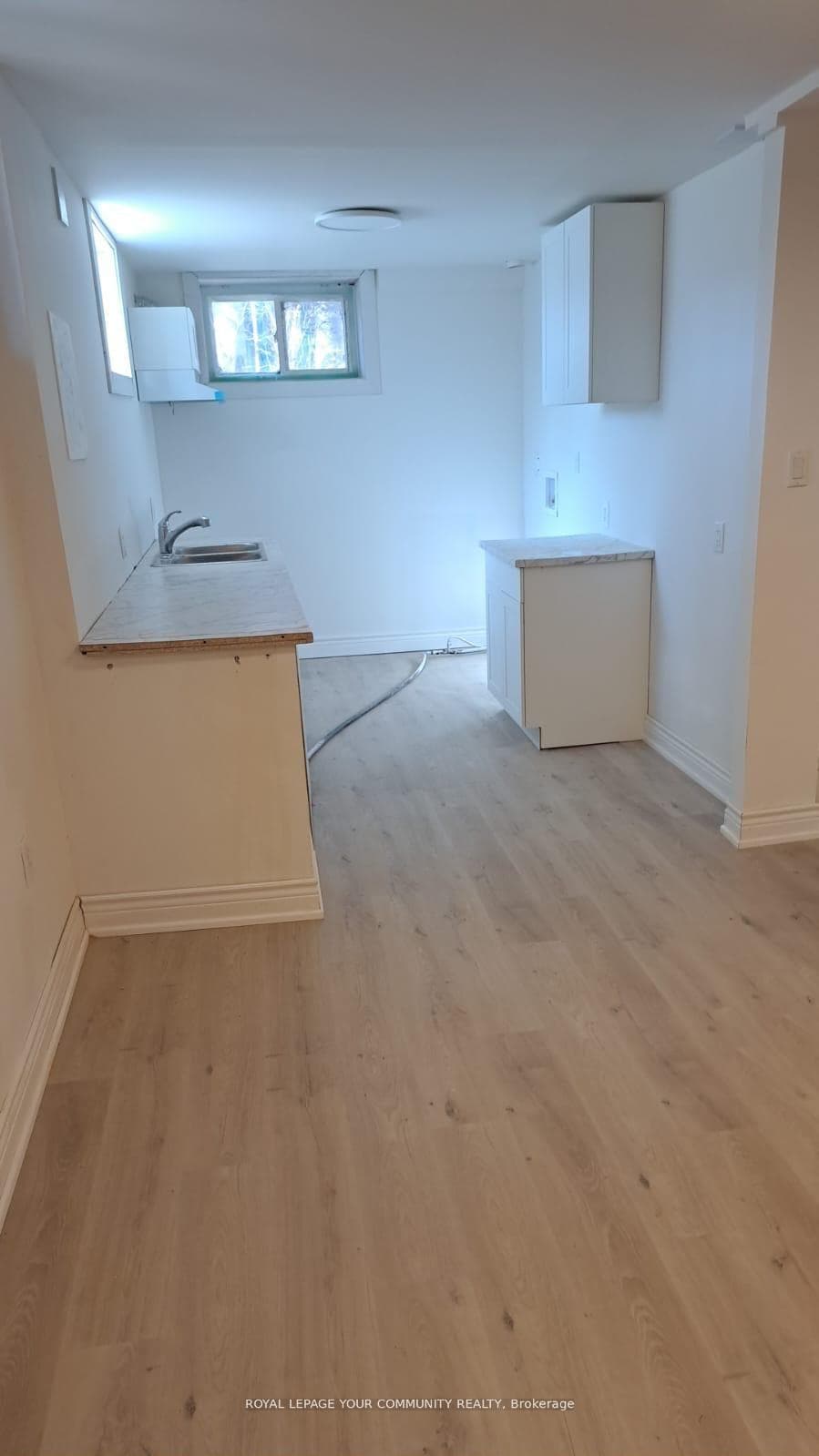 562 Mulock Court Unit B photo 7