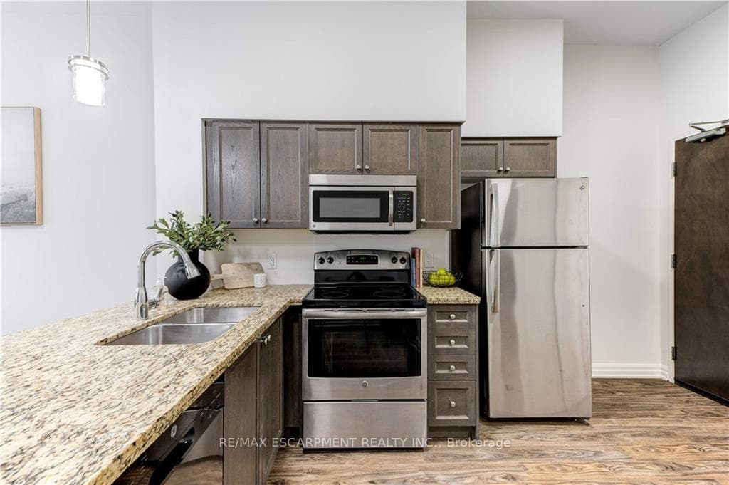 112 King Street Unit 203 photo 11