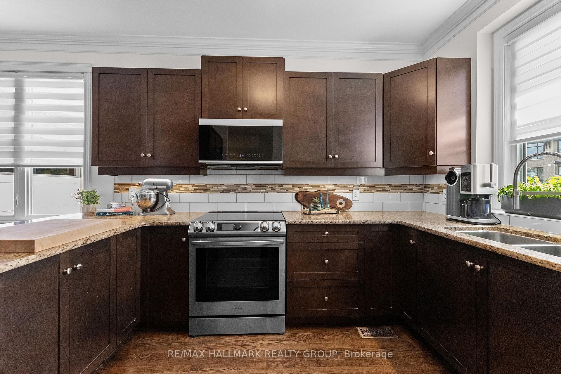 115 Beatrice Drive photo 8