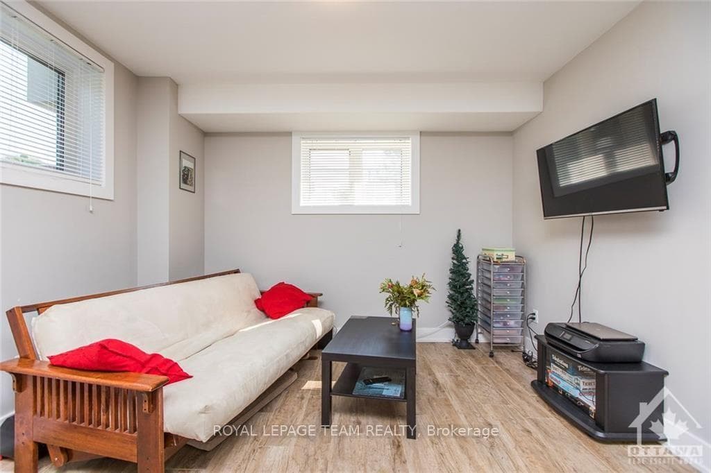 550 BRUNEL Street Unit 1 photo 14