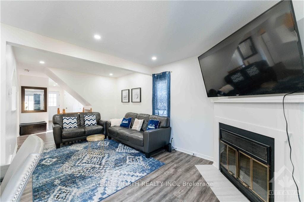 453 CANOTIA Place photo 10