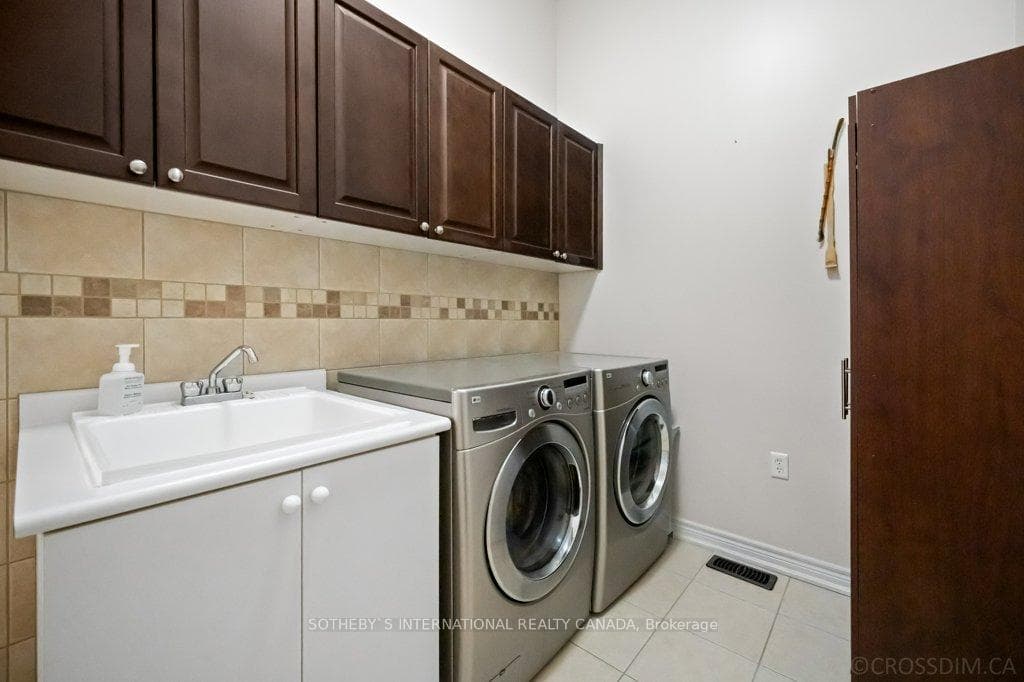 65 Eakins Drive photo 18