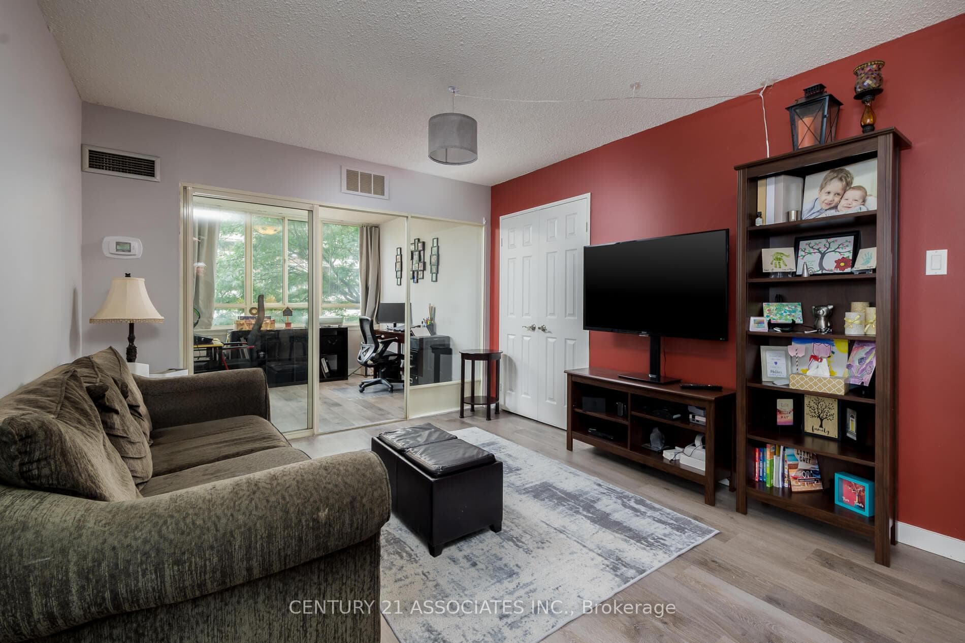 5 Lisa Street Unit 402 photo 8