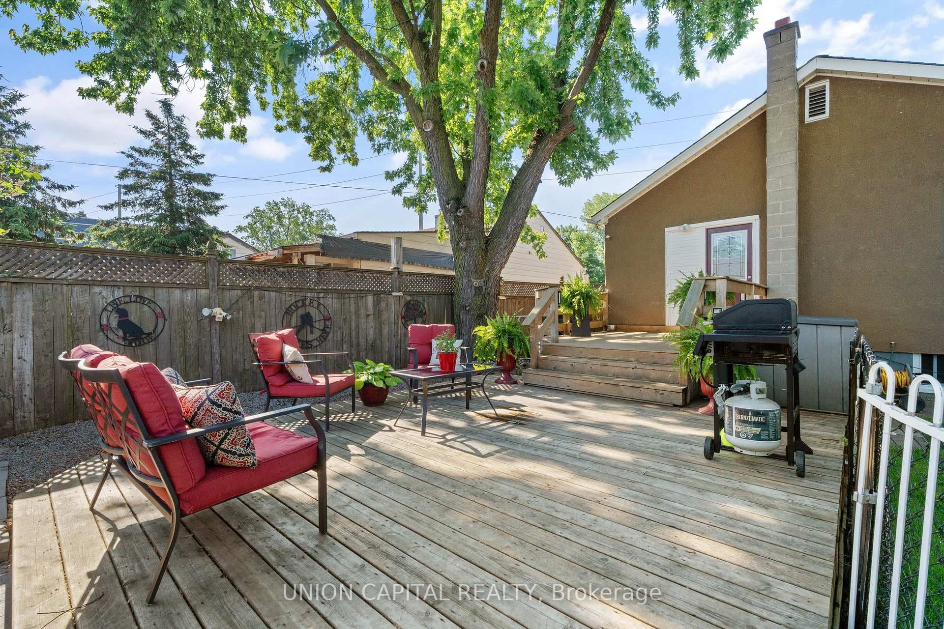 401 Welland Avenue photo 32
